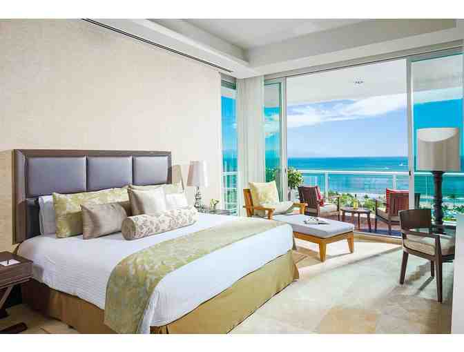 Luxury Vacation for 8: Grand Luxxe at Vidanta Nuevo Vallarta, Mexico
