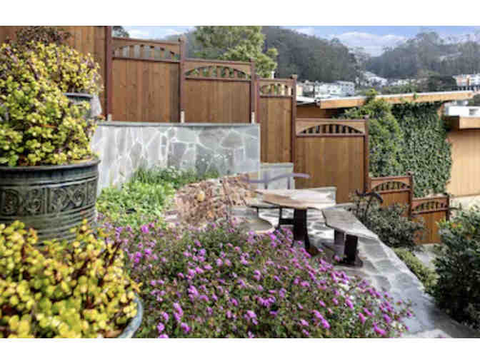 One-night Stay in West Portal Studio