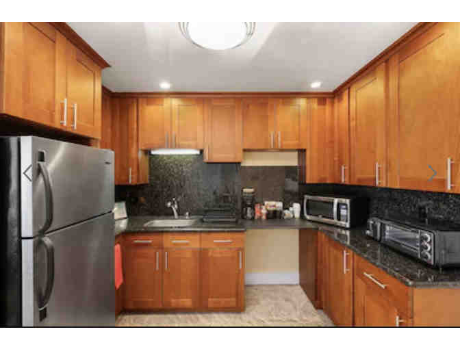 One-night Stay in West Portal Studio