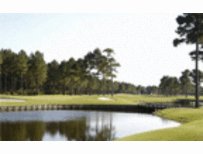 Hillcrest Country Club - Round of Golf for Two & Lunch