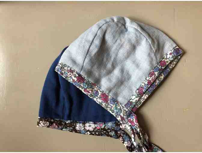 Kishu Baby - Two Newborn Bonnets