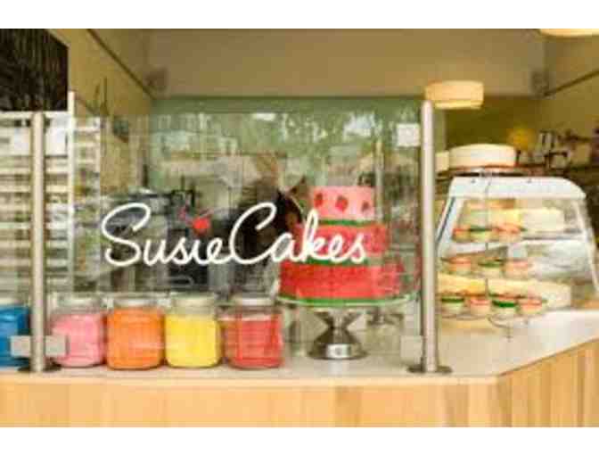Susie Cakes - One Custom Cake