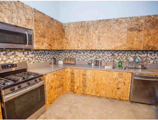 2 night stay: PodShare (Los Angeles / San Francisco)