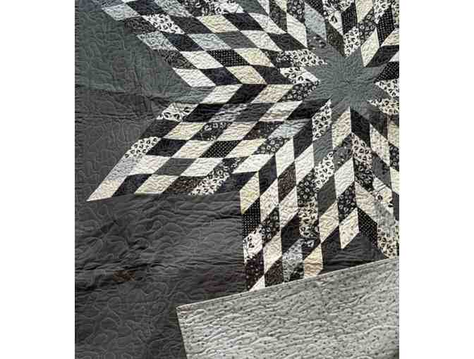 American Handmade Quilt - Throw - Photo 1