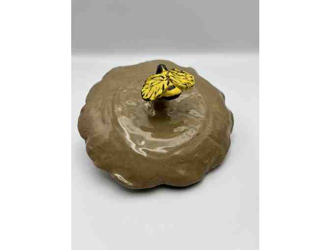 Handmade pottery 'honey pot' by Lu