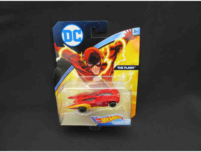 JUSTICE LEAGUE CLOTHES AND TOYS