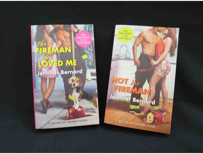 HOLIDAY ROMANCE: DVDs & BOOKS SET