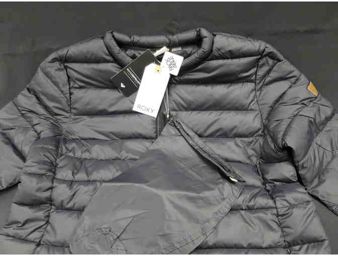 WOMAN ON THE MOVE TRAVEL PACKAGE: JACKET, HAT, SUNGLASSES & MORE