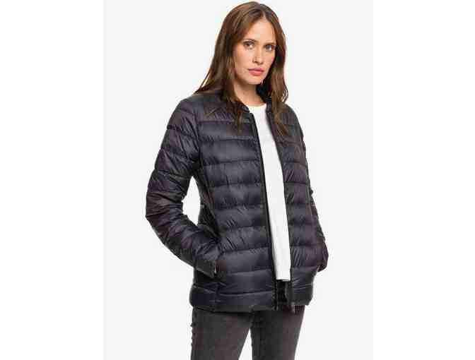 WOMAN ON THE MOVE TRAVEL PACKAGE: JACKET, HAT, SUNGLASSES & MORE