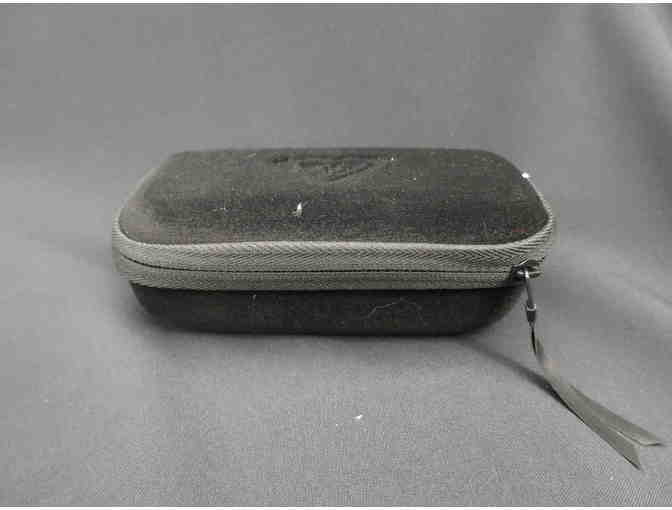 WOMAN ON THE MOVE TRAVEL PACKAGE: JACKET, HAT, SUNGLASSES & MORE