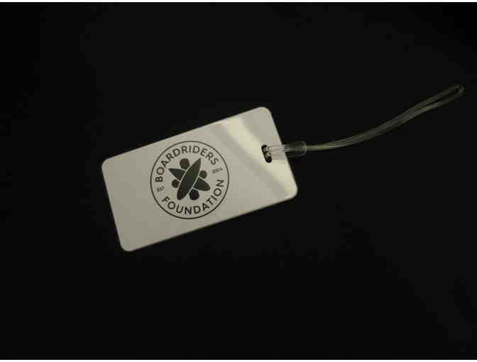 WOMAN ON THE MOVE TRAVEL PACKAGE: JACKET, HAT, SUNGLASSES & MORE