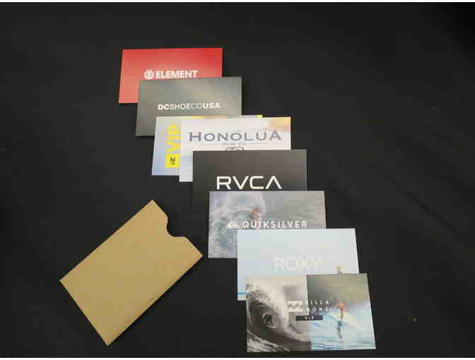 WOMAN ON THE MOVE TRAVEL PACKAGE: JACKET, HAT, SUNGLASSES & MORE