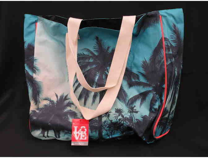 WOMAN ON THE MOVE TRAVEL PACKAGE: JACKET, HAT, SUNGLASSES & MORE