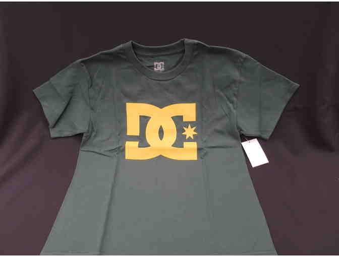 BOYS T-SHIRT COLLECTION BY DC SHOES BRAND: SIZE 12/M