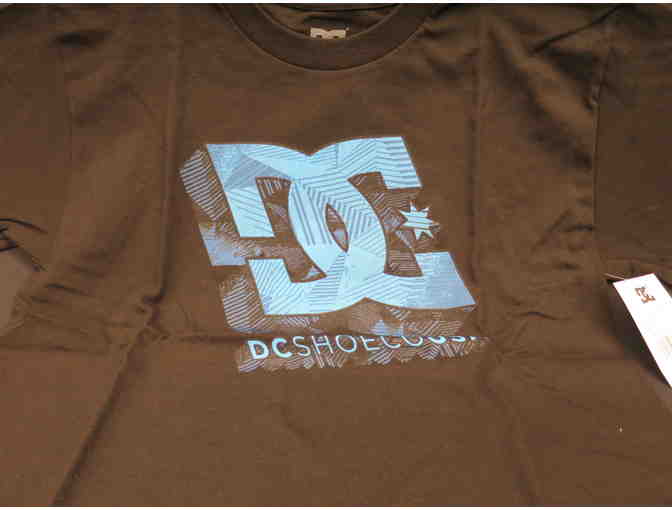 BOYS T-SHIRT COLLECTION BY DC SHOES BRAND: SIZE 12/M