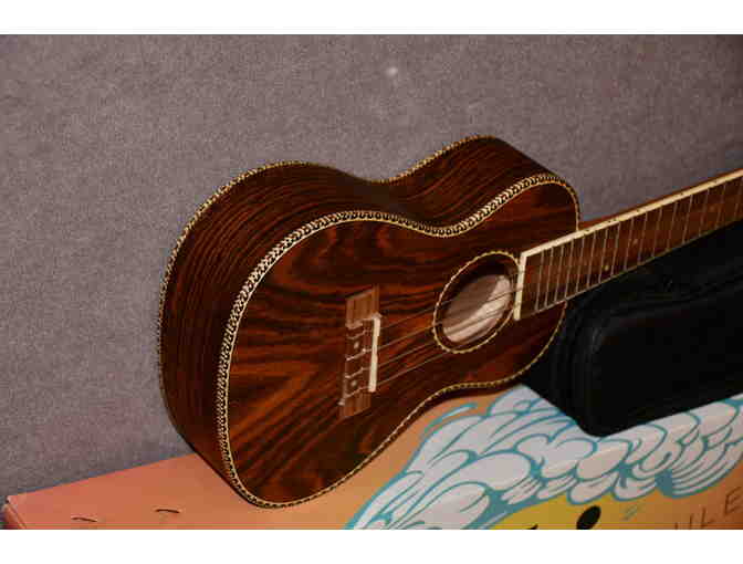 Amahi Ukulele