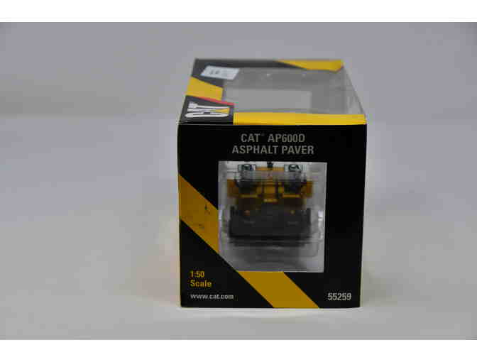 CAT AP600 Paver Model