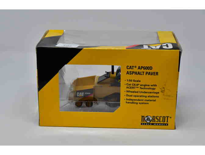 CAT AP600 Paver Model