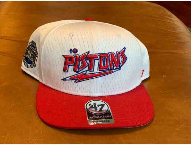 4 Lower Bowl Tickets to Detroit Pistons vs LA Lakers in Michigan